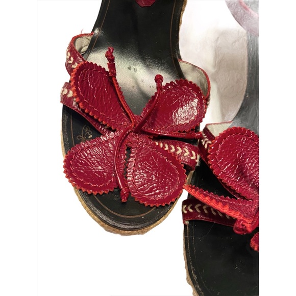 Biviel Leather Wicker Strappy Flower Block Heels - Picture 4 of 6